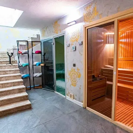 Pensión A Plus Ultra Luxury Guest House