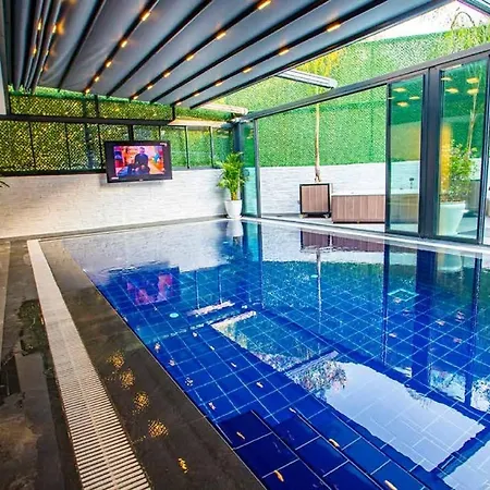 A Plus Ultra Luxury Guest House Guest house *